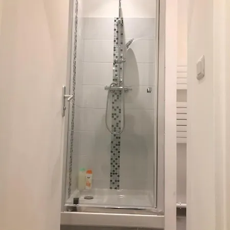 Studio Bd Carnot 3 Min A Pied De La Gare Et 5 Min A Pied Des Plages * Cannes